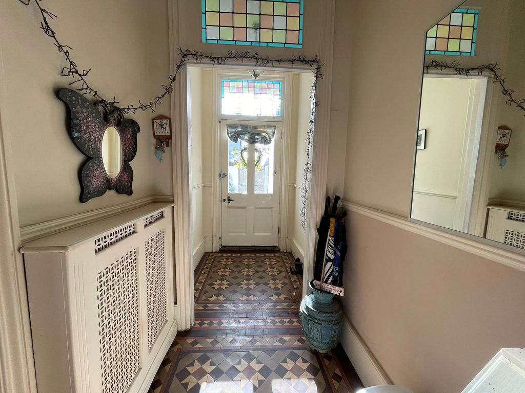 Property photo 3 of 20