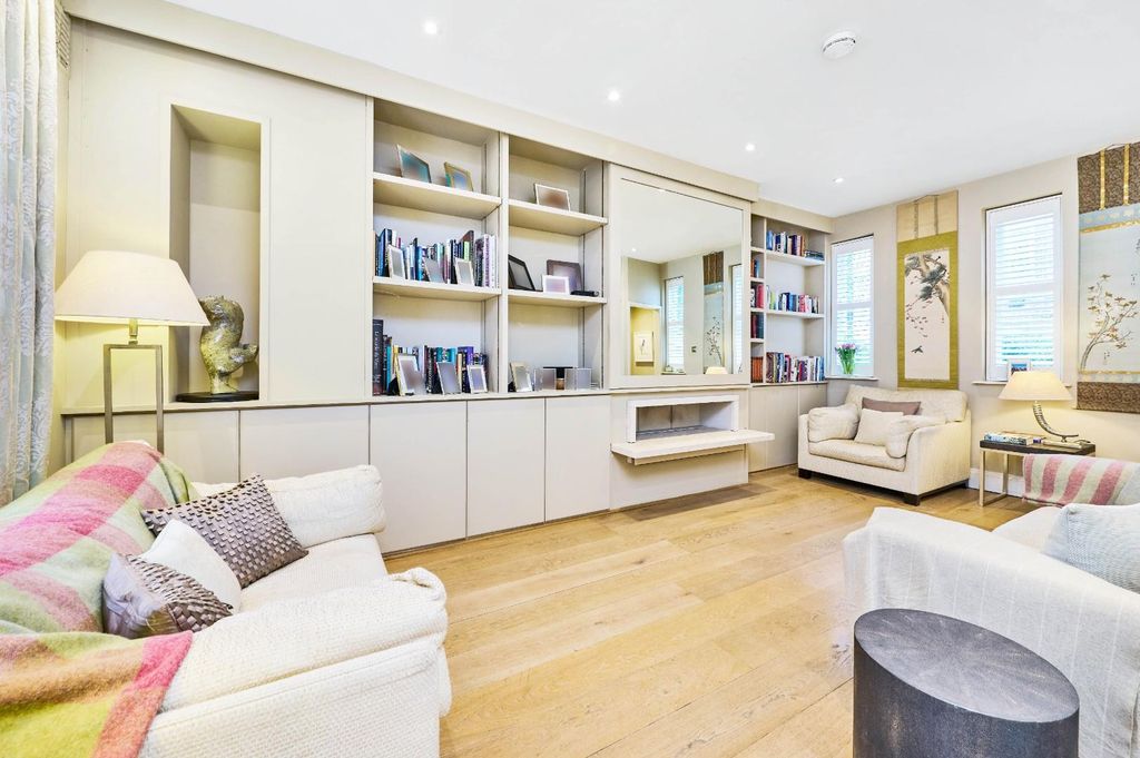 Property photo 1 of 22 Gayfere Street