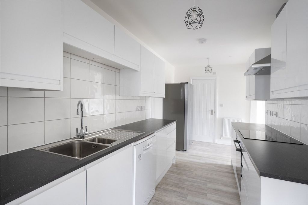 Property photo 3 of 18 Picture No. 03