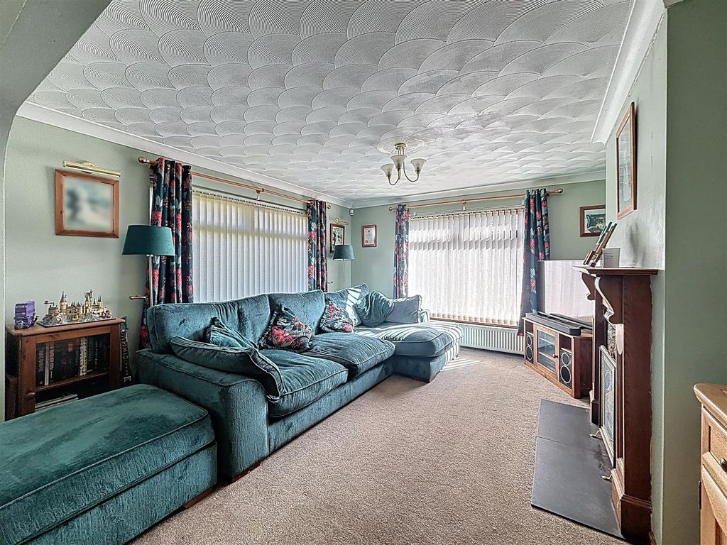 Property photo 2 of 25 Through Lounge Diner