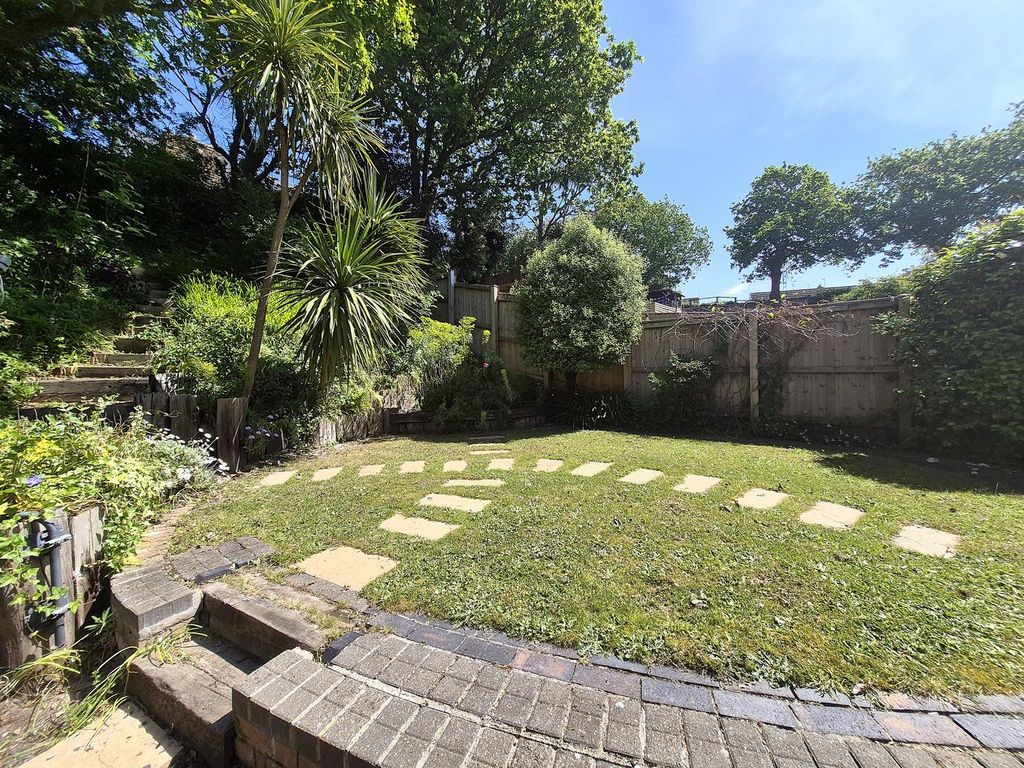 Property photo 2 of 24