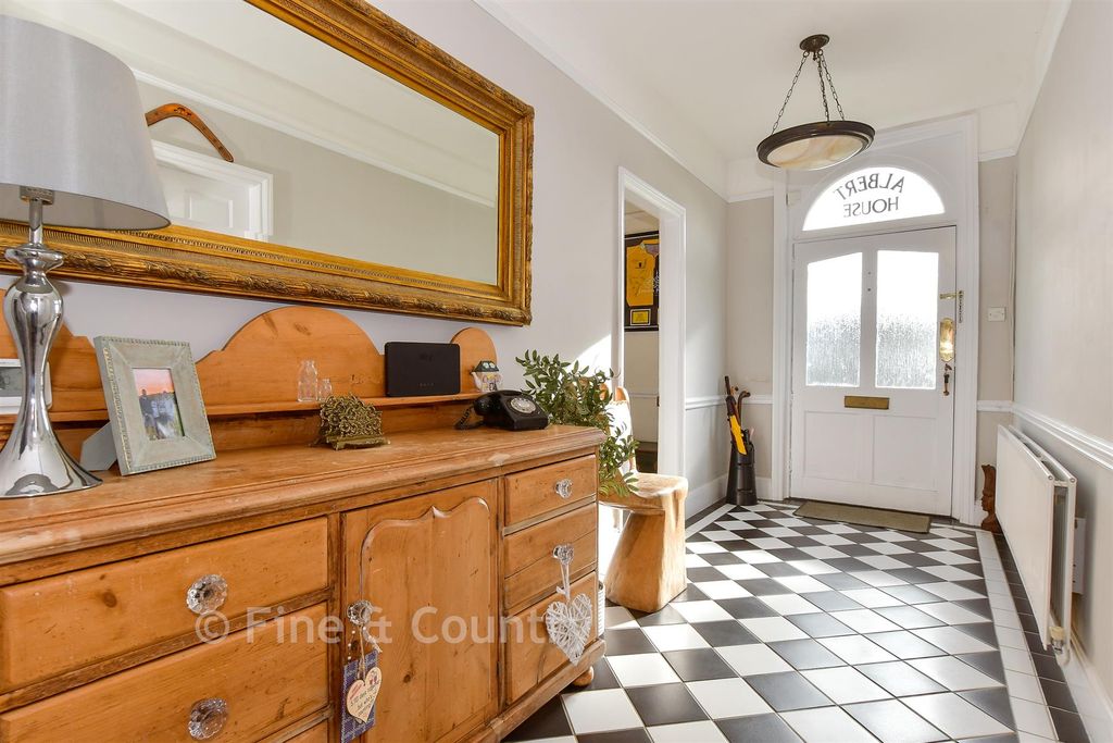 Property photo 2 of 19 Internal Lifestyle Photograph