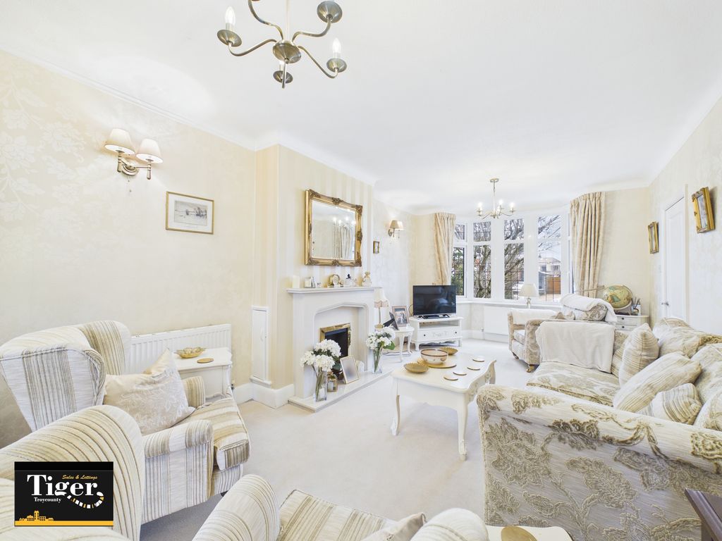 Property photo 3 of 27