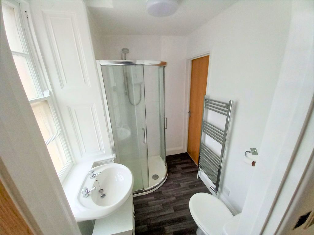 Property photo 3 of 5 Bathroom