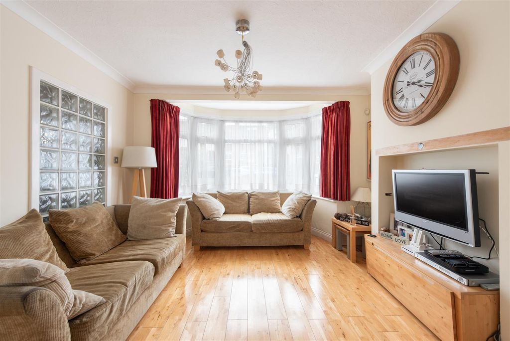 Property photo 3 of 17 Ashfield 1.Jpg