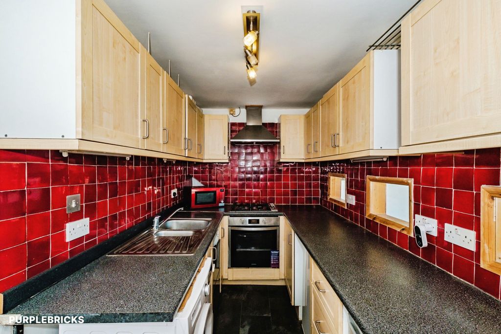 Property photo 3 of 17