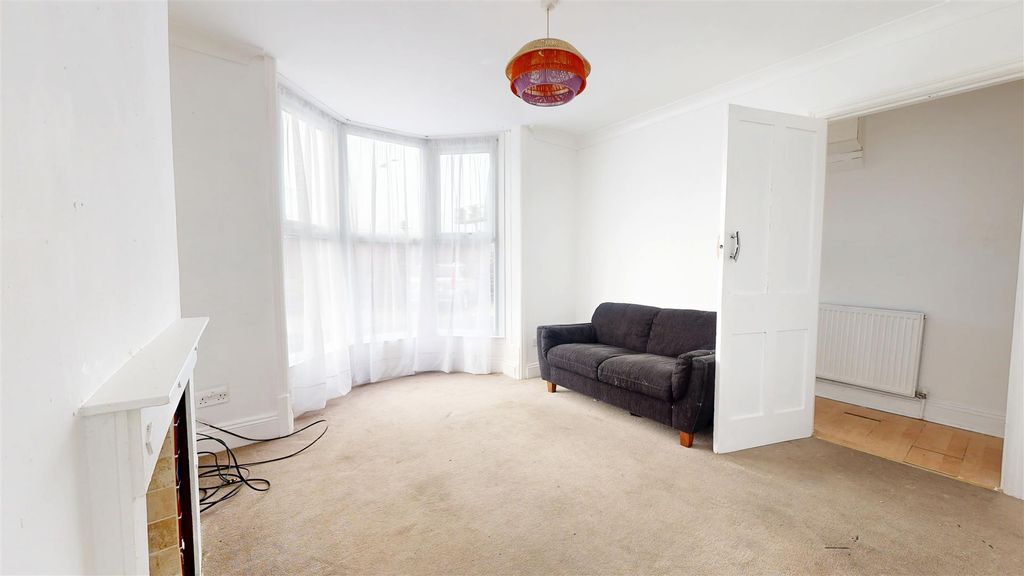 Property photo 2 of 12 01122026_122145.Jpg