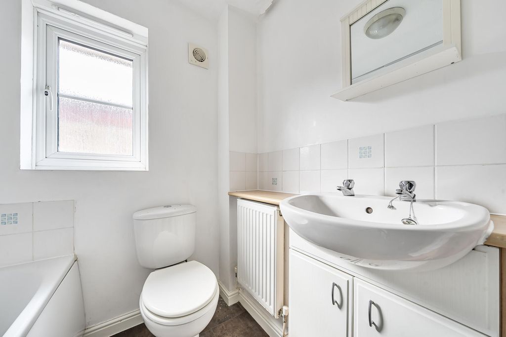 Property photo 3 of 16 WC