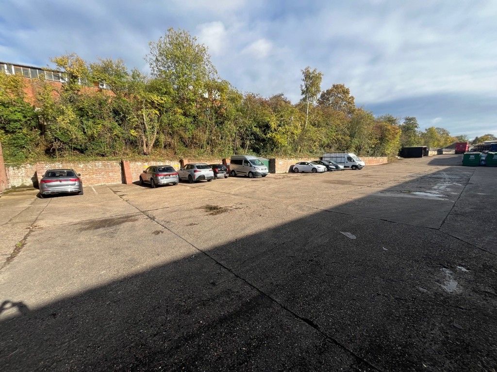 Property photo 3 of 8 Photo 8