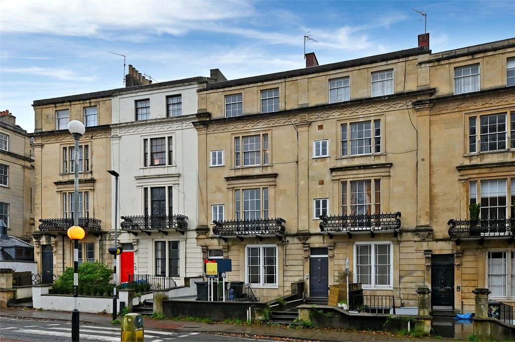 Property photo 1 of 9 Picture No. 10