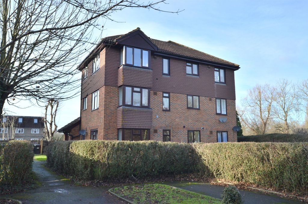 Property photo 2 of 11 Front