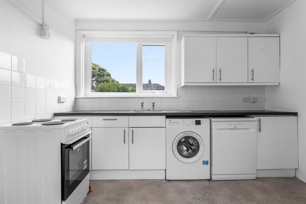Property photo 2 of 12 Iren3962
