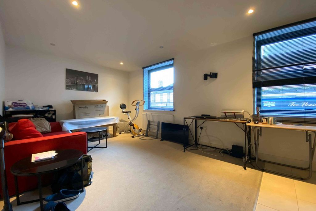 Property photo 3 of 5 Living Room