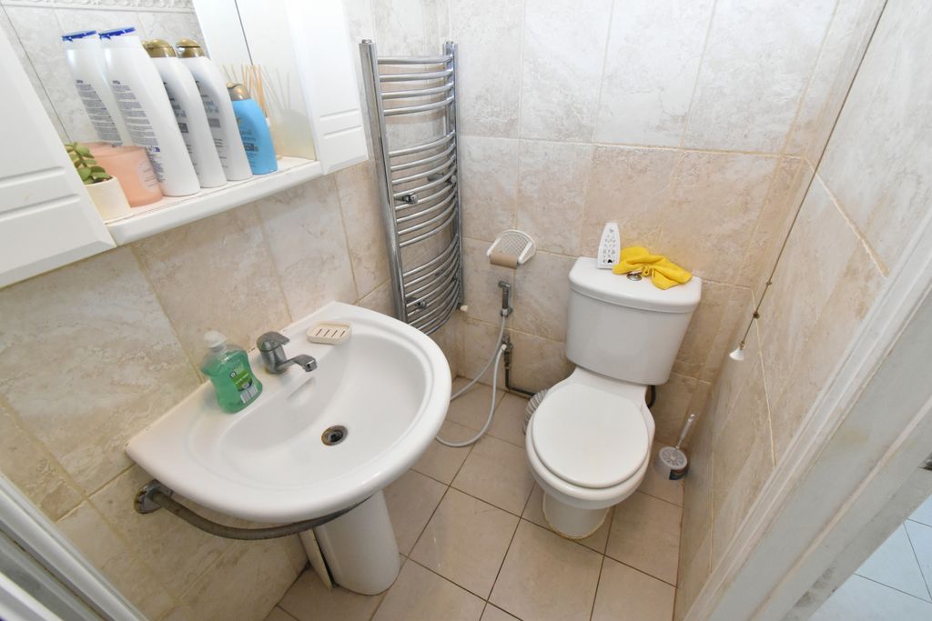 Property photo 3 of 6 Gallery