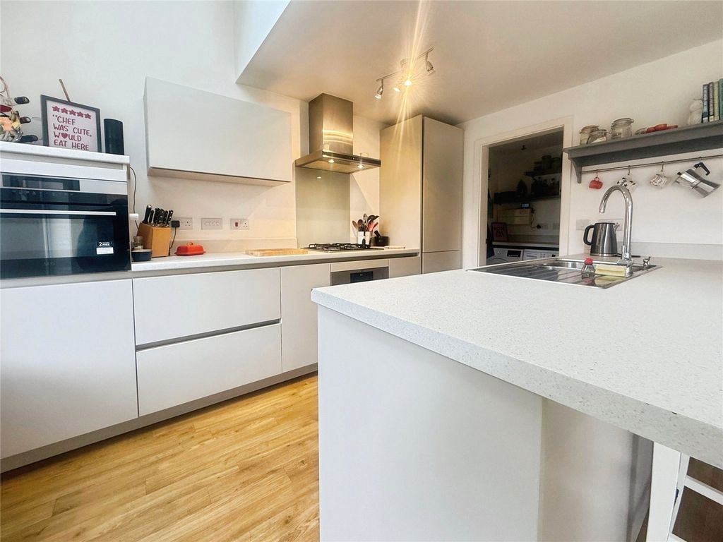 Property photo 3 of 19 Picture 3