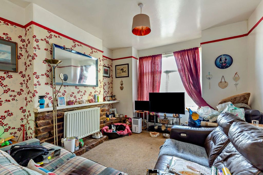 Property photo 3 of 20