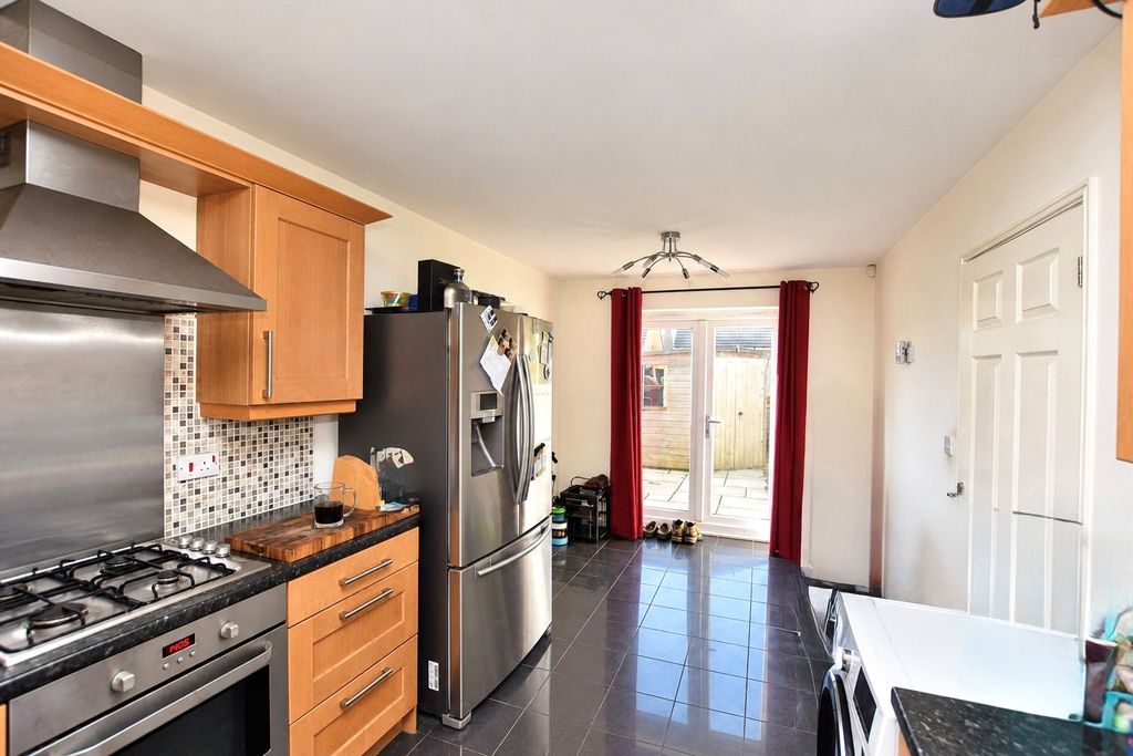 Property photo 3 of 11 Kitchen Diner