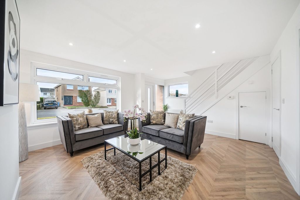 Property photo 2 of 25