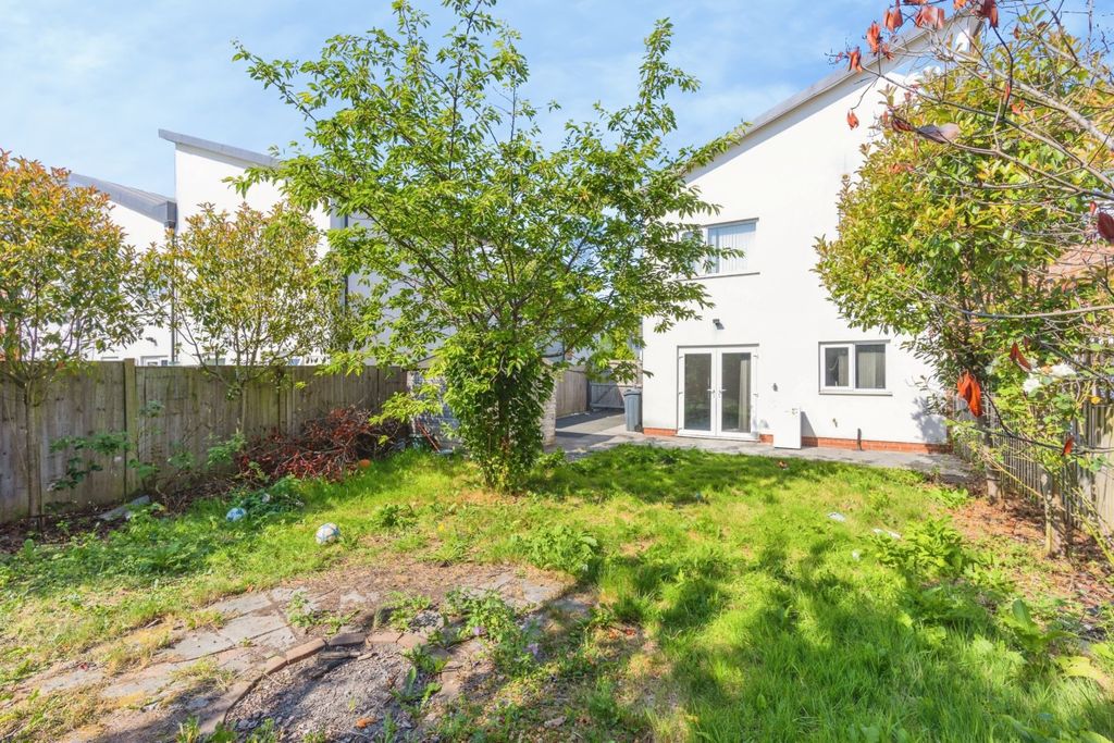 Property photo 3 of 24