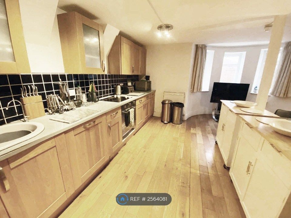Property photo 3 of 19
