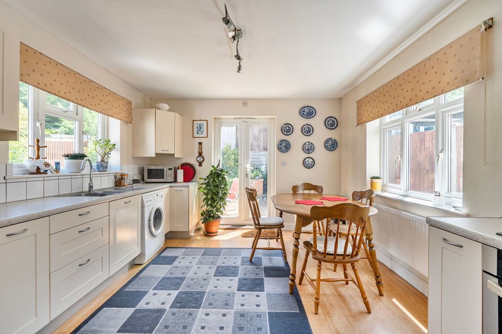 Property photo 2 of 18