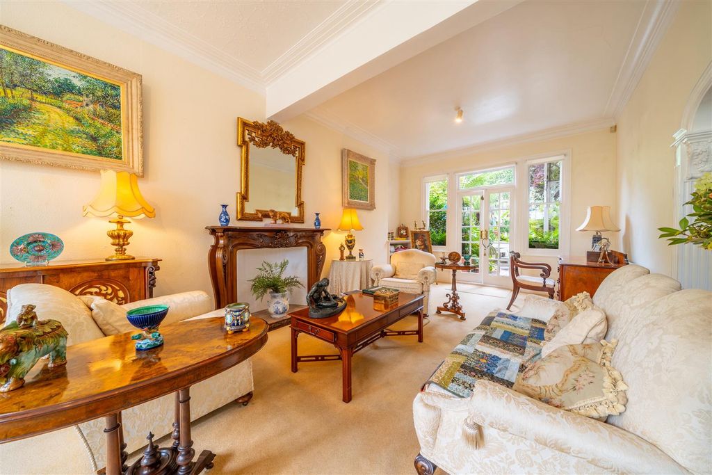 Property photo 2 of 19