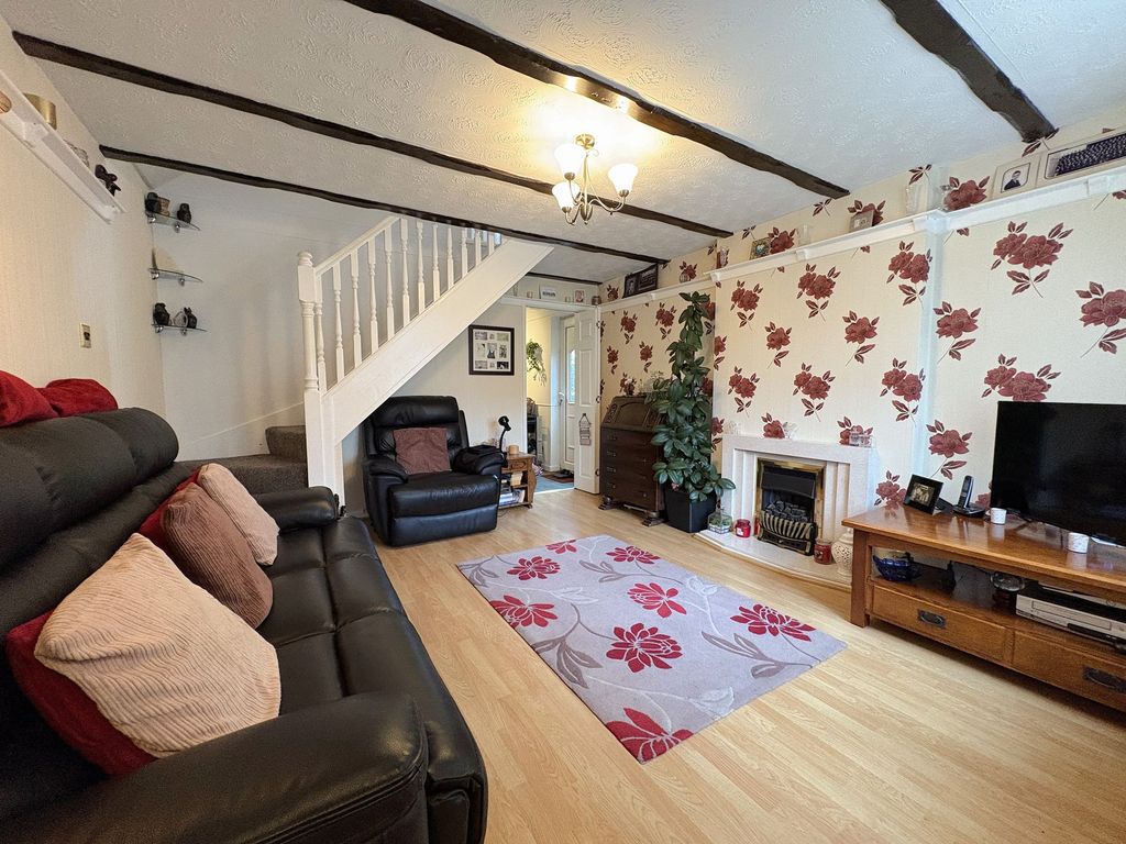 Property photo 2 of 20