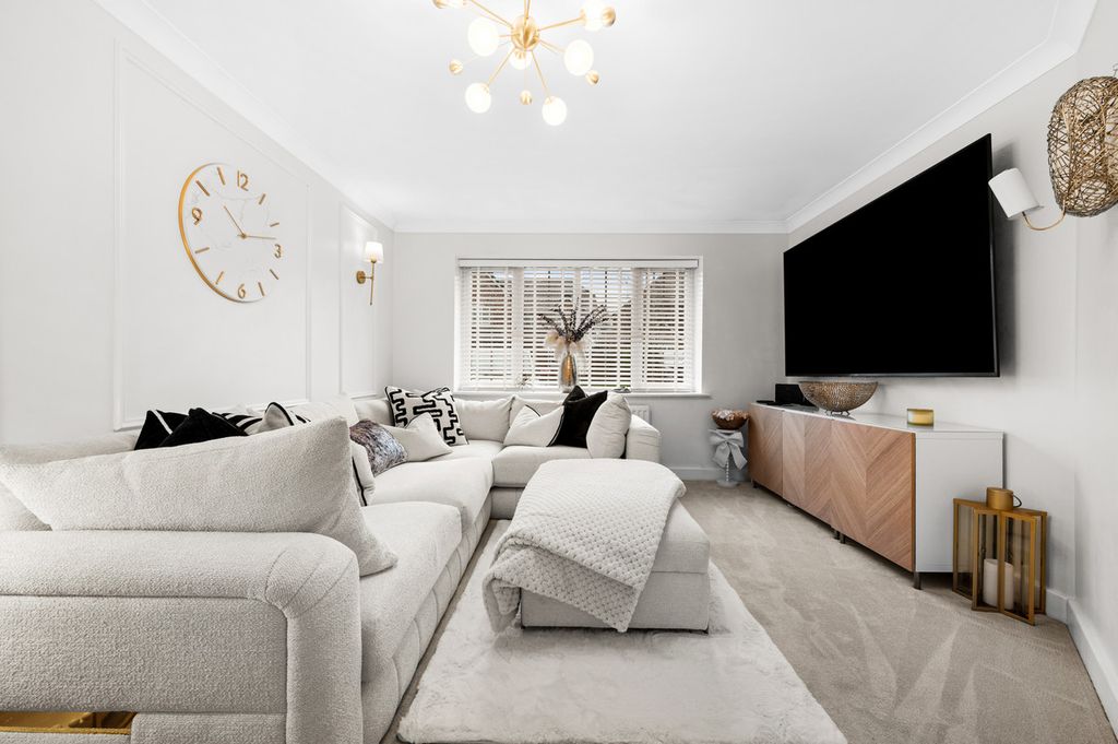 Property photo 2 of 30