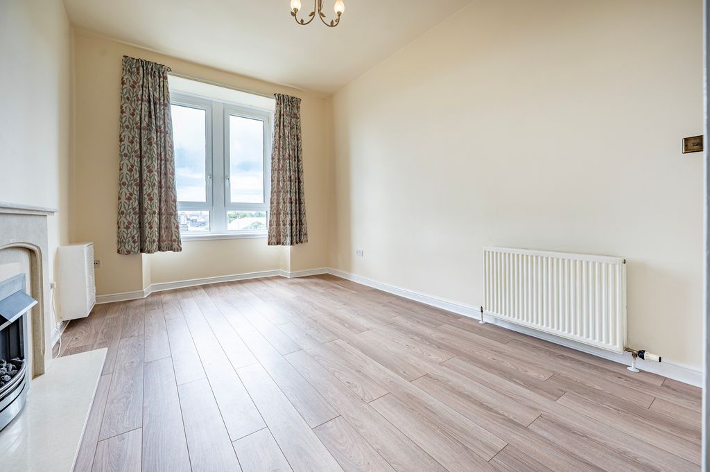 Property photo 3 of 25