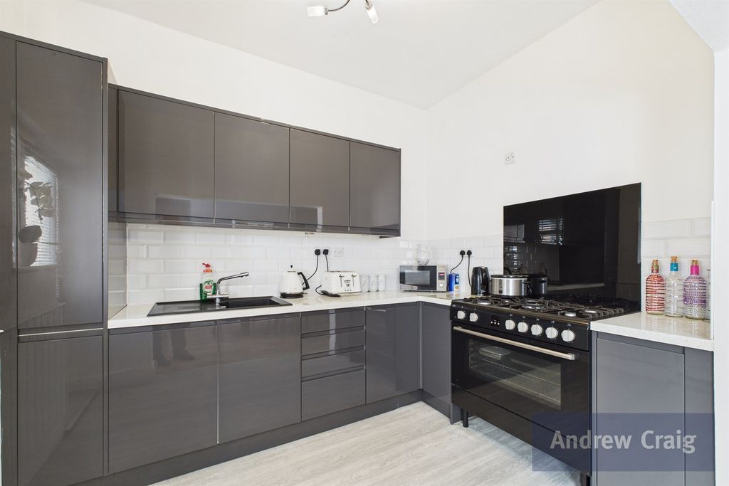 Property photo 1 of 14 (Main)