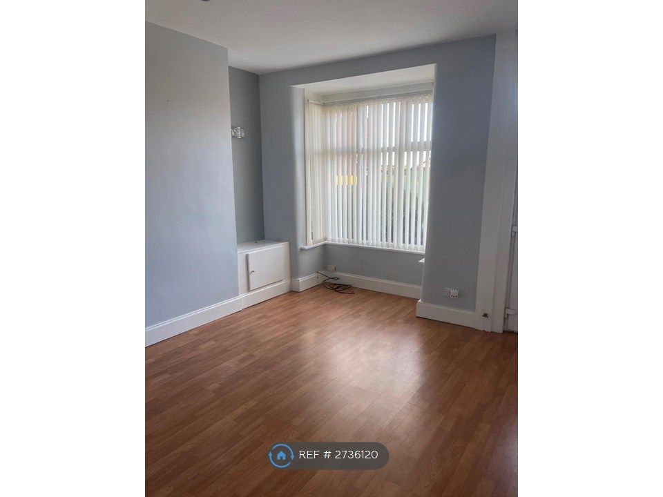 Property photo 2 of 5 Living Room