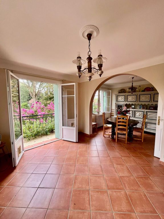 Property photo 2 of 14