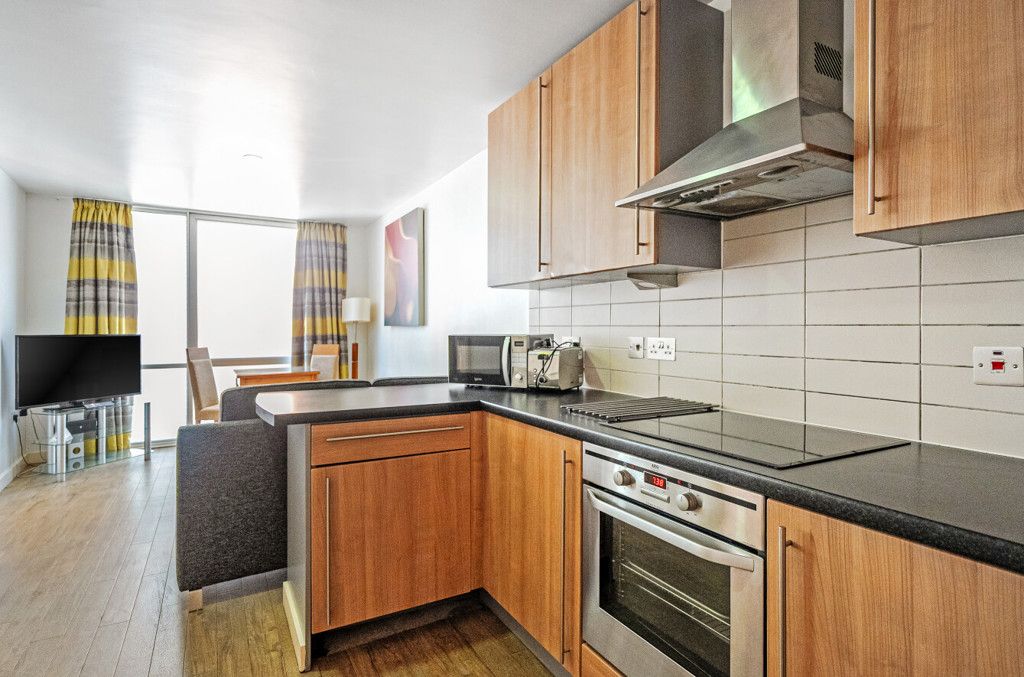 Property photo 3 of 10 1301928-7-683Debd...