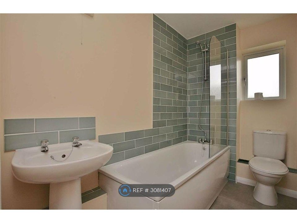 Property photo 2 of 6 Bathroom