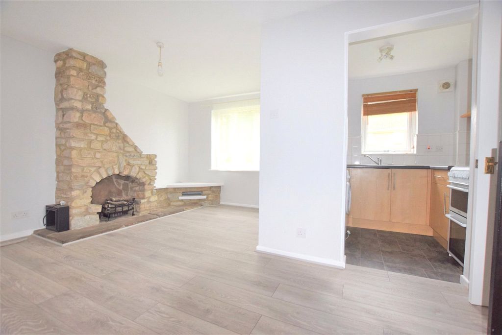 Property photo 2 of 11 Picture No. 28