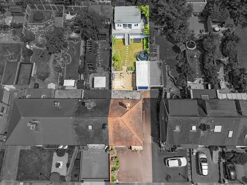 Property photo 2 of 27