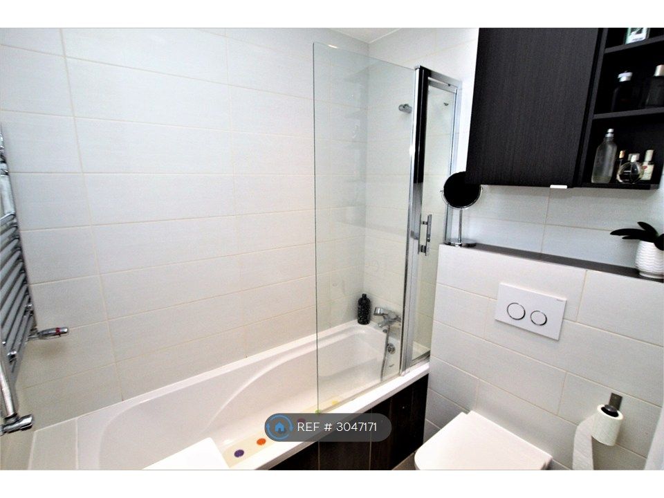 Property photo 2 of 26 Bathroom