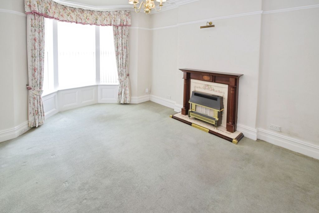 Property photo 3 of 20