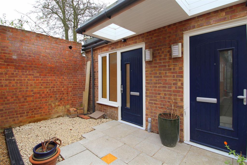 Property photo 1 of 10 Padna Mew - Front.Jpg