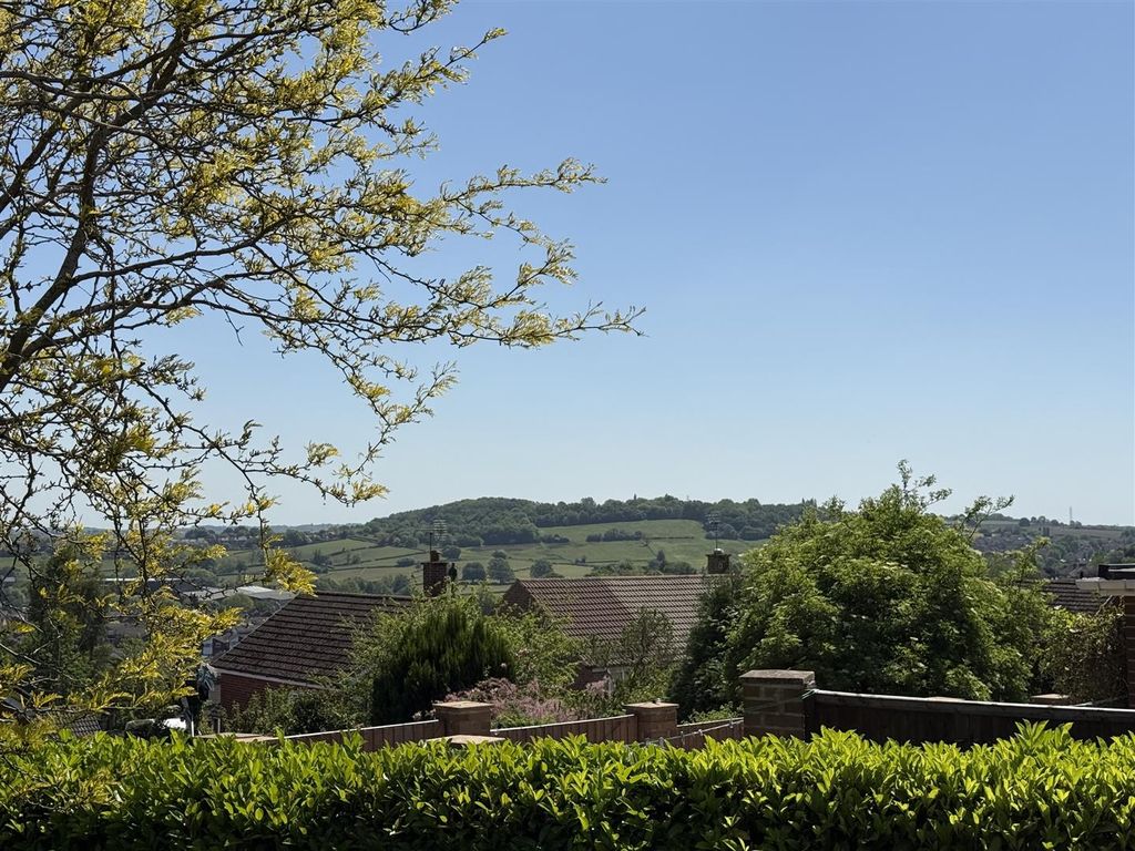 Property photo 3 of 24 Spinney 26.Jpg