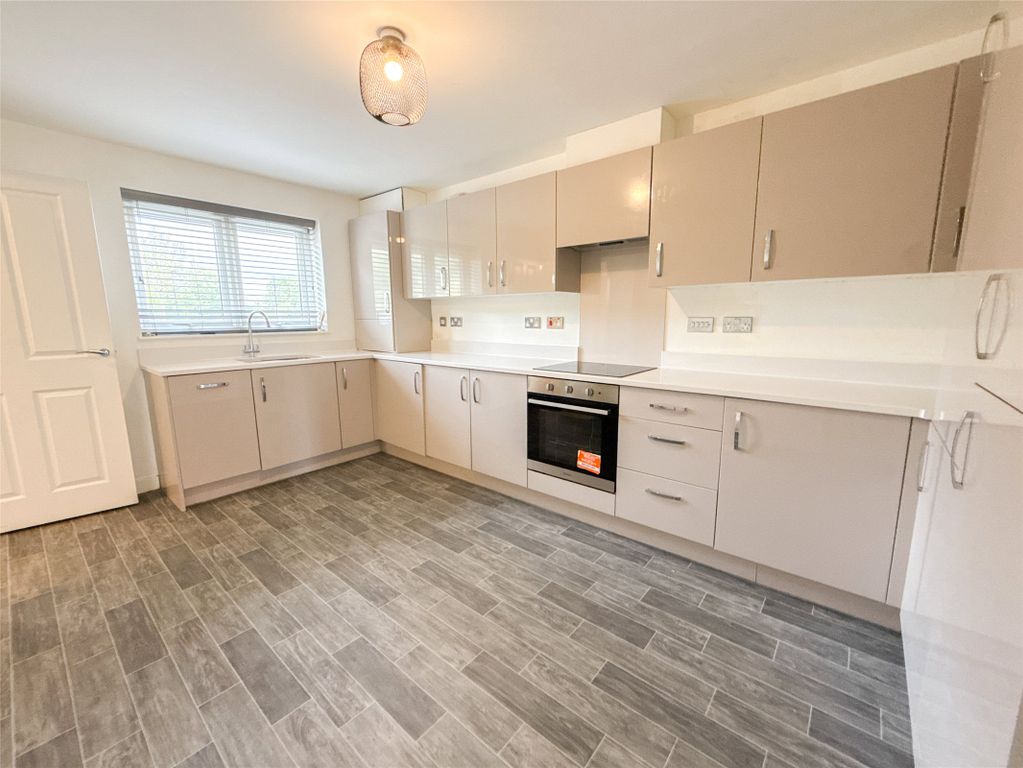 Property photo 2 of 27 Dining Kitchen