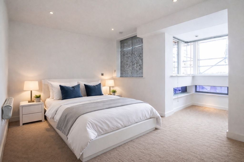 Property photo 1 of 6 Bedroom 1