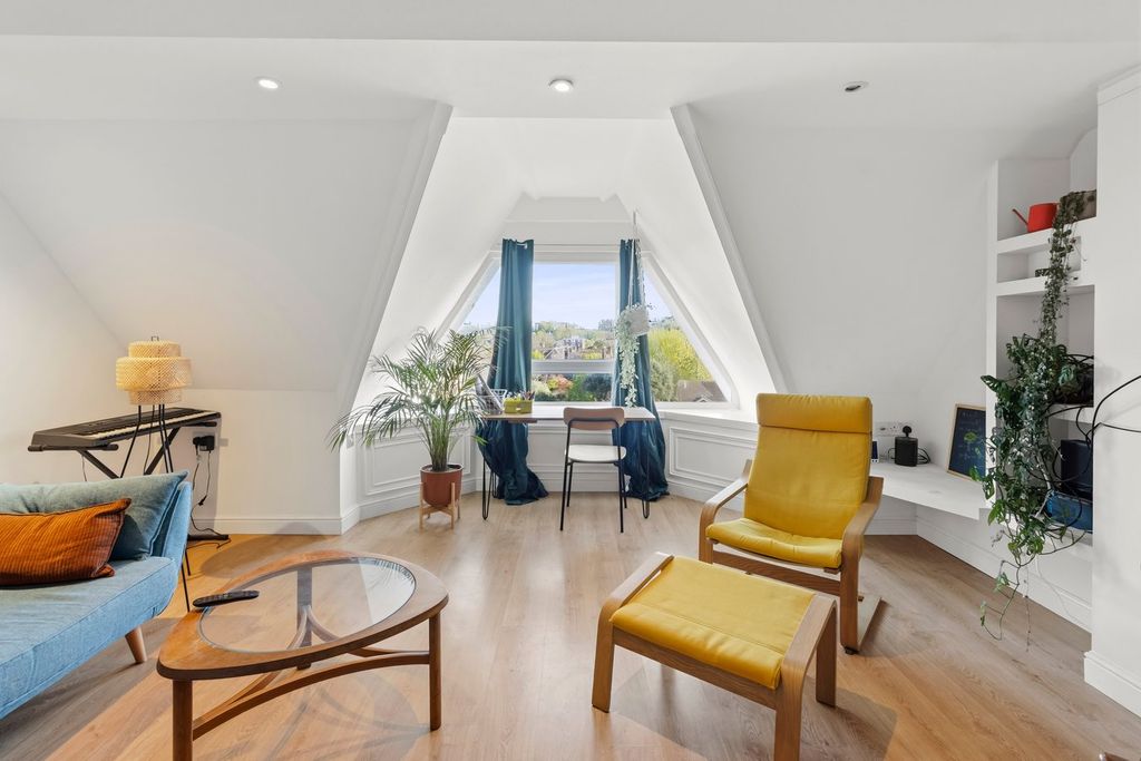 Property photo 3 of 46