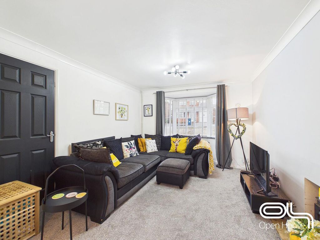 Property photo 2 of 19 Living Room