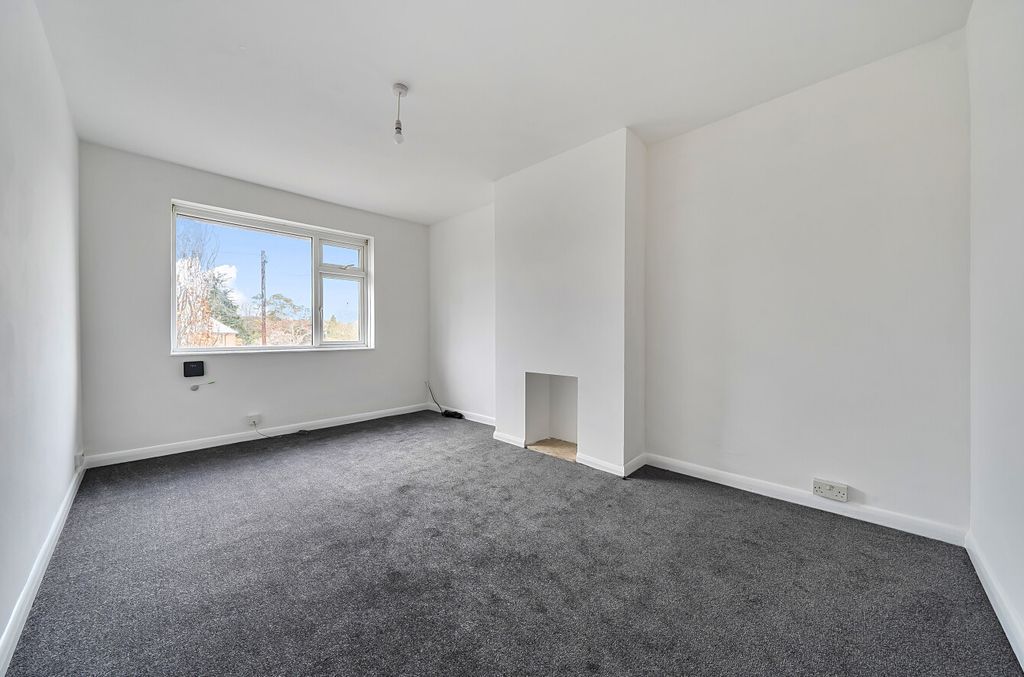 Property photo 2 of 12 1431702-22-69B839...