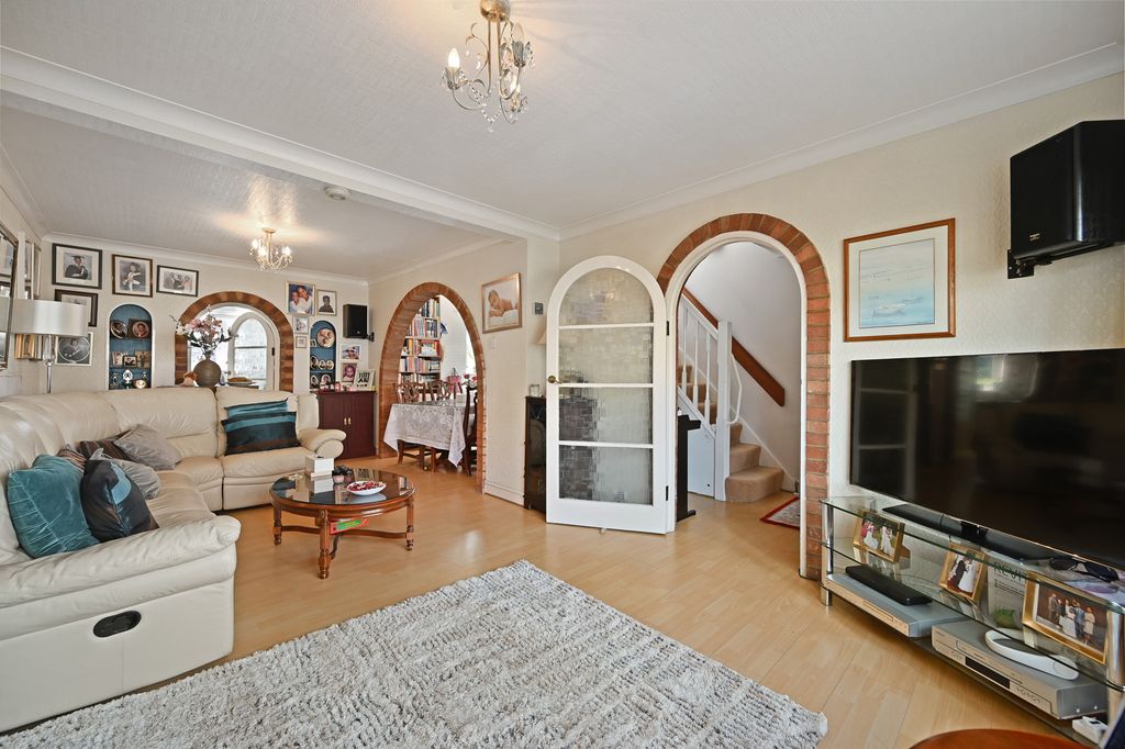 Property photo 2 of 13 13