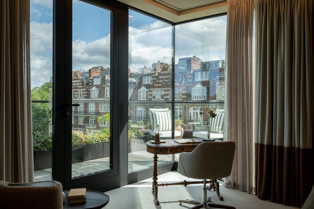 Property photo 2 of 50 Image