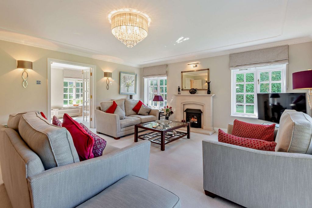 Property photo 2 of 17 Drawing Room