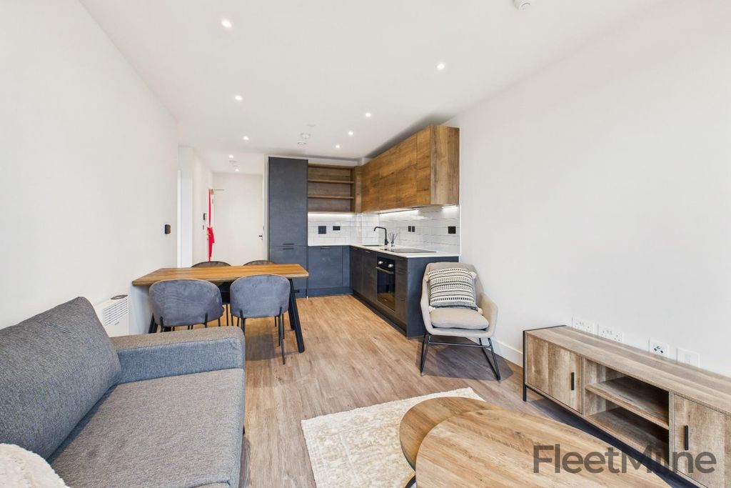 Property photo 3 of 22 Lounge/Dining Room