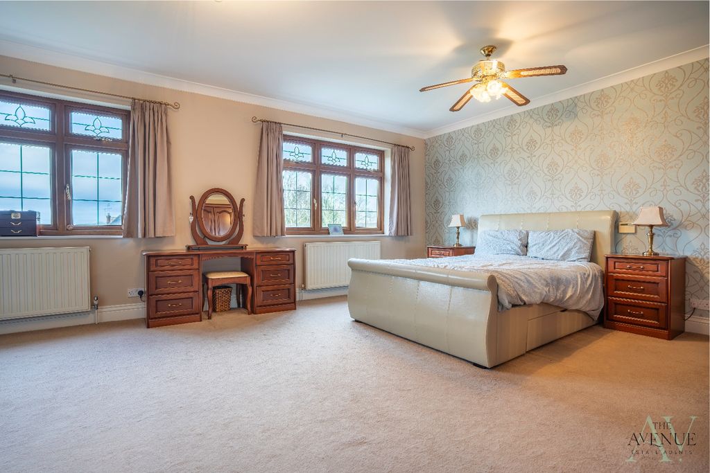 Additional image 8 of 5 bed detached house for saleConnaught Avenue, Grays RM16